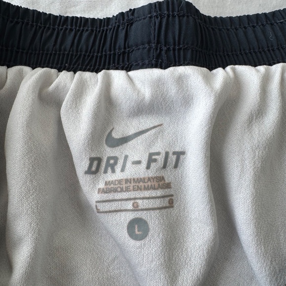 Nike Women's Dri-FIT Tempo Mid-Rise Brief-Lined Running Shorts - Picture 3 of 3